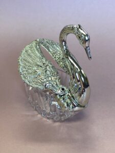 swan party favor